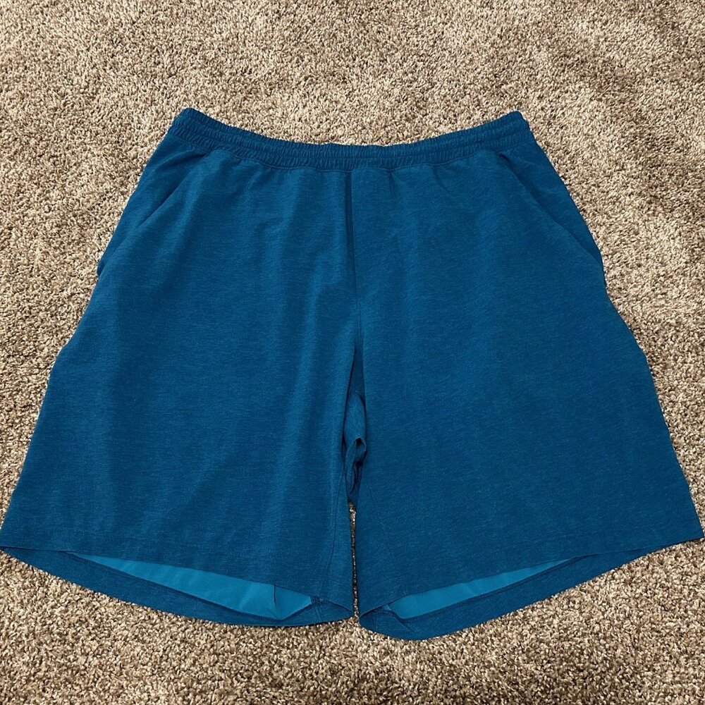 Men's Lululemon Light Blue Pace Breaker 9" Linerless XL Gym Shorts Gently Used